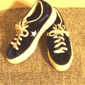 Converse Vintage Blue suede women's sneakers size 6.5